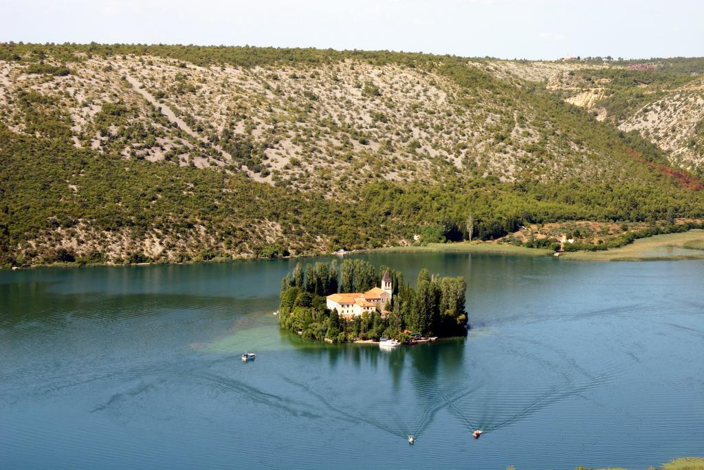 Andela Home - Krka Waterfalls Лозовац Экстерьер фото